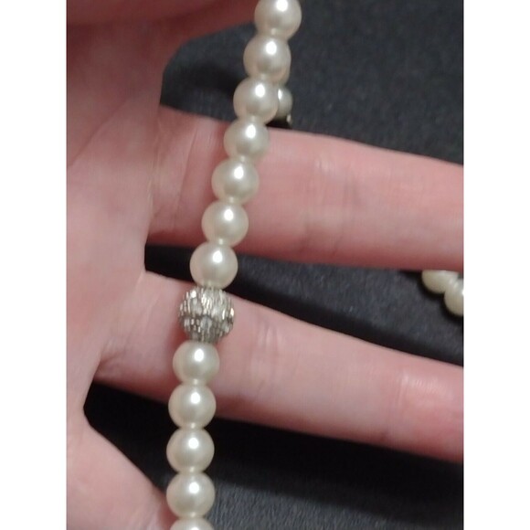 Faux pearl necklace with clear rhinestones 15.5" - Picture 1 of 11